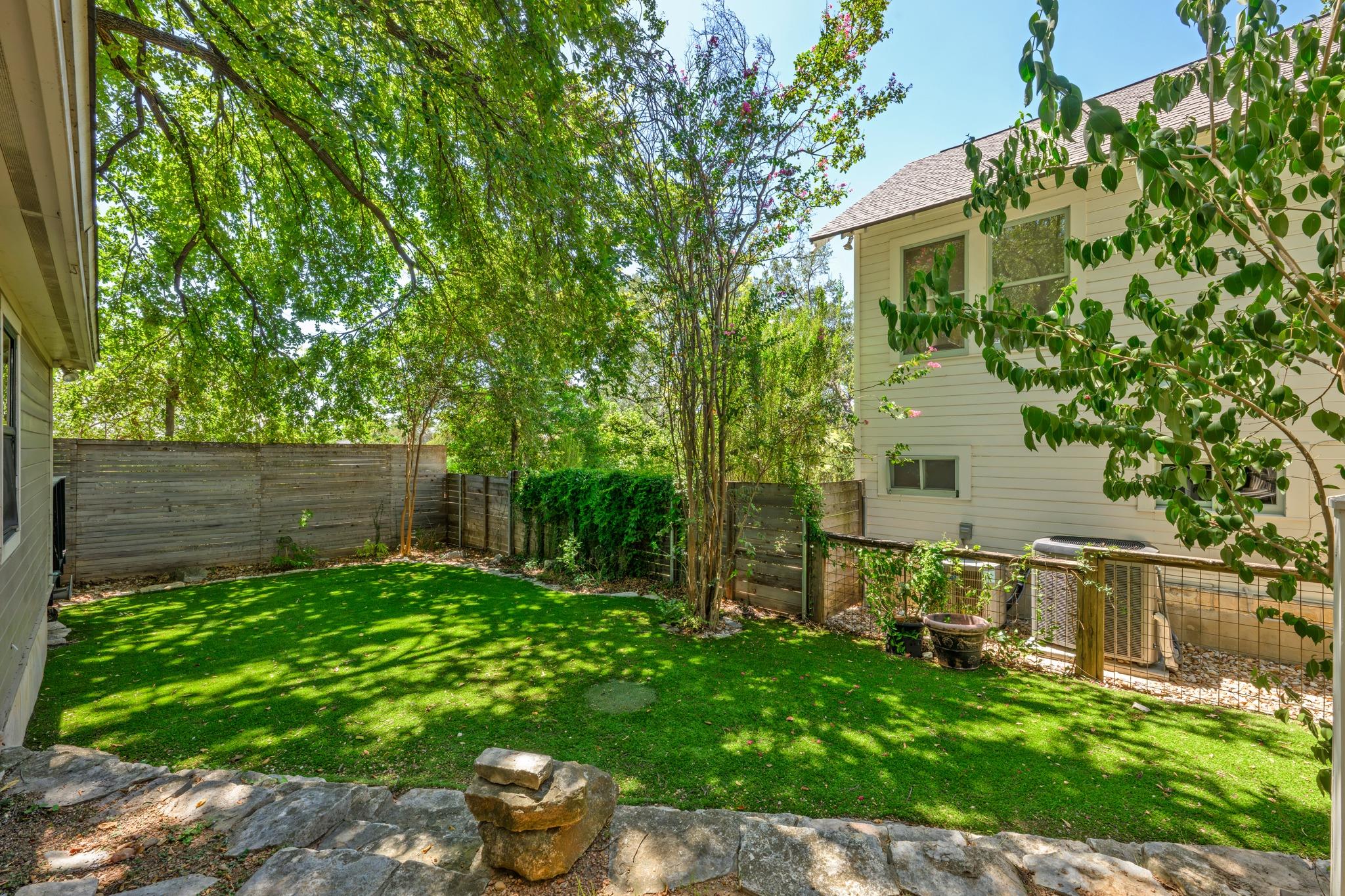1309 W 10th ST