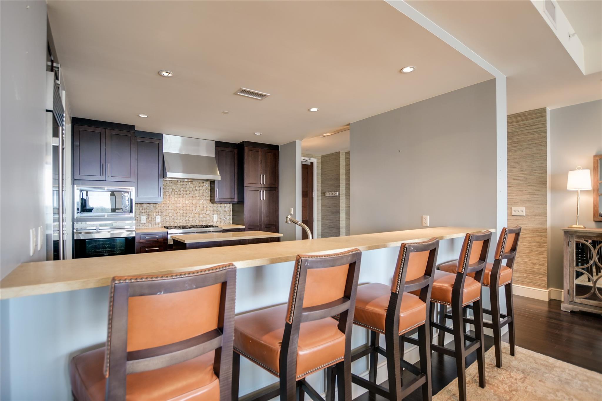 98 San Jacinto BLVD # 1209