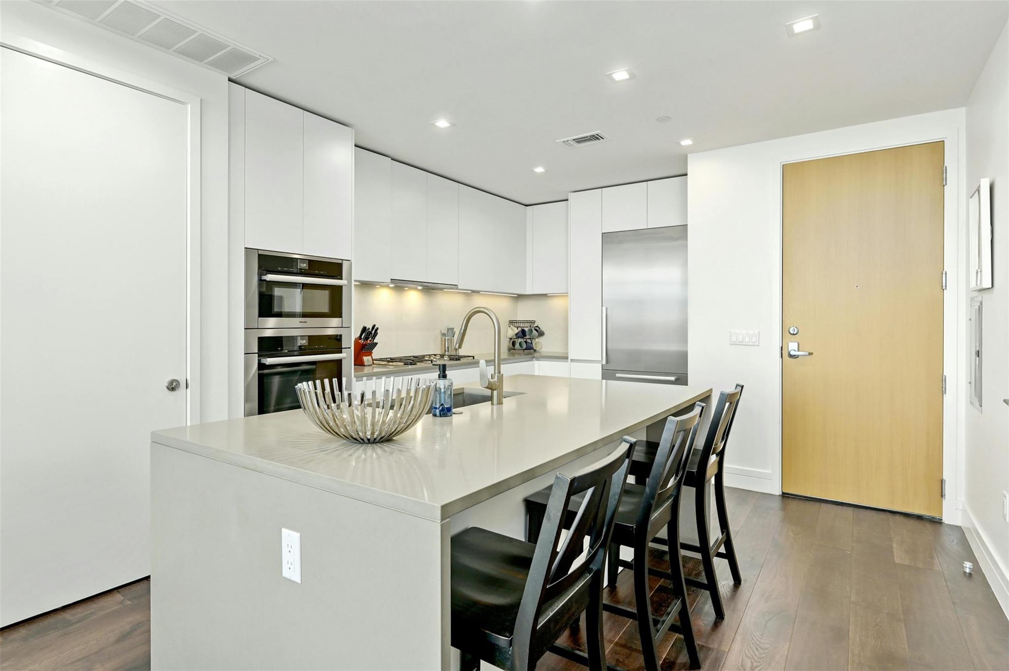 501 West Ave # 3202