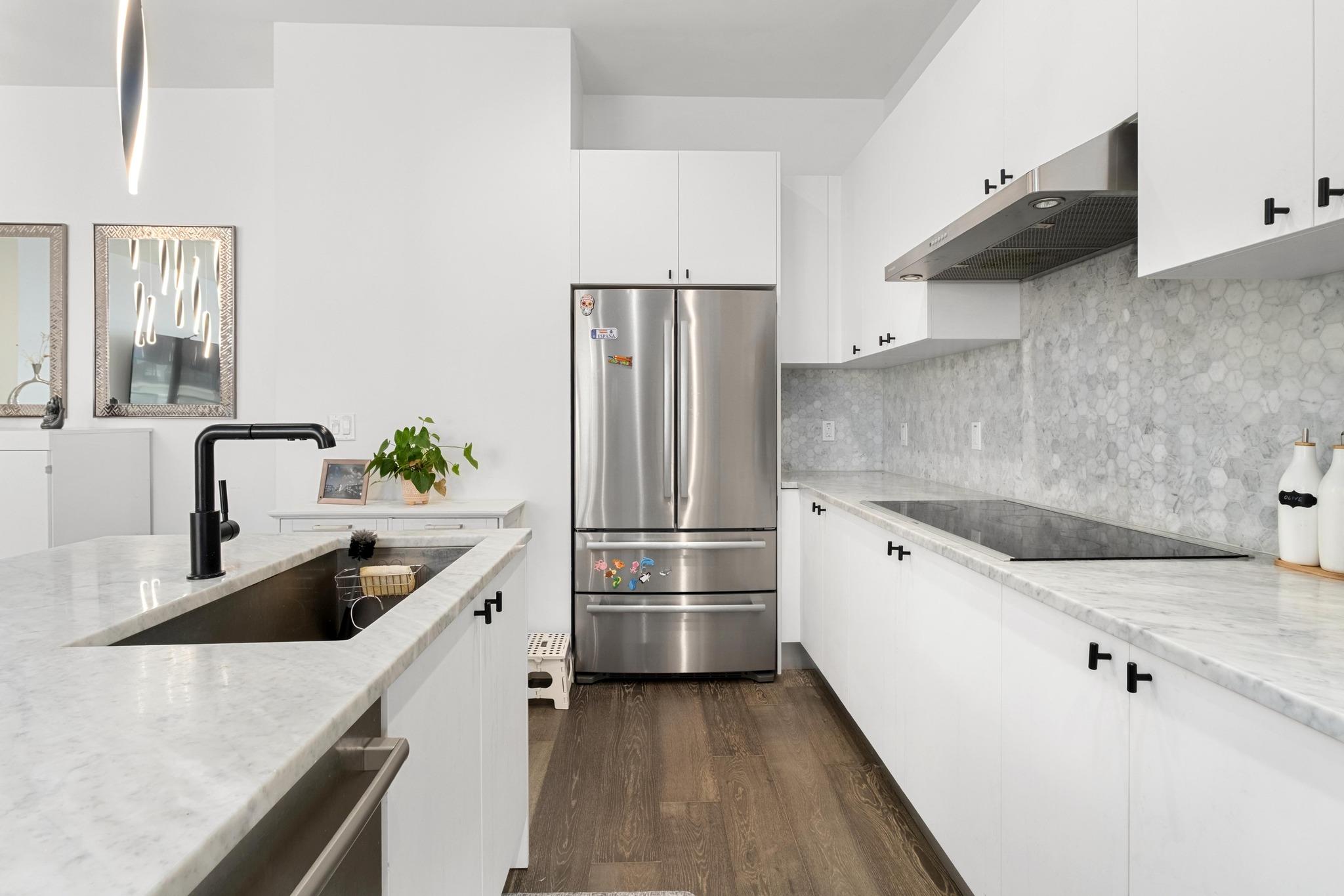 800 Embassy DR # 609