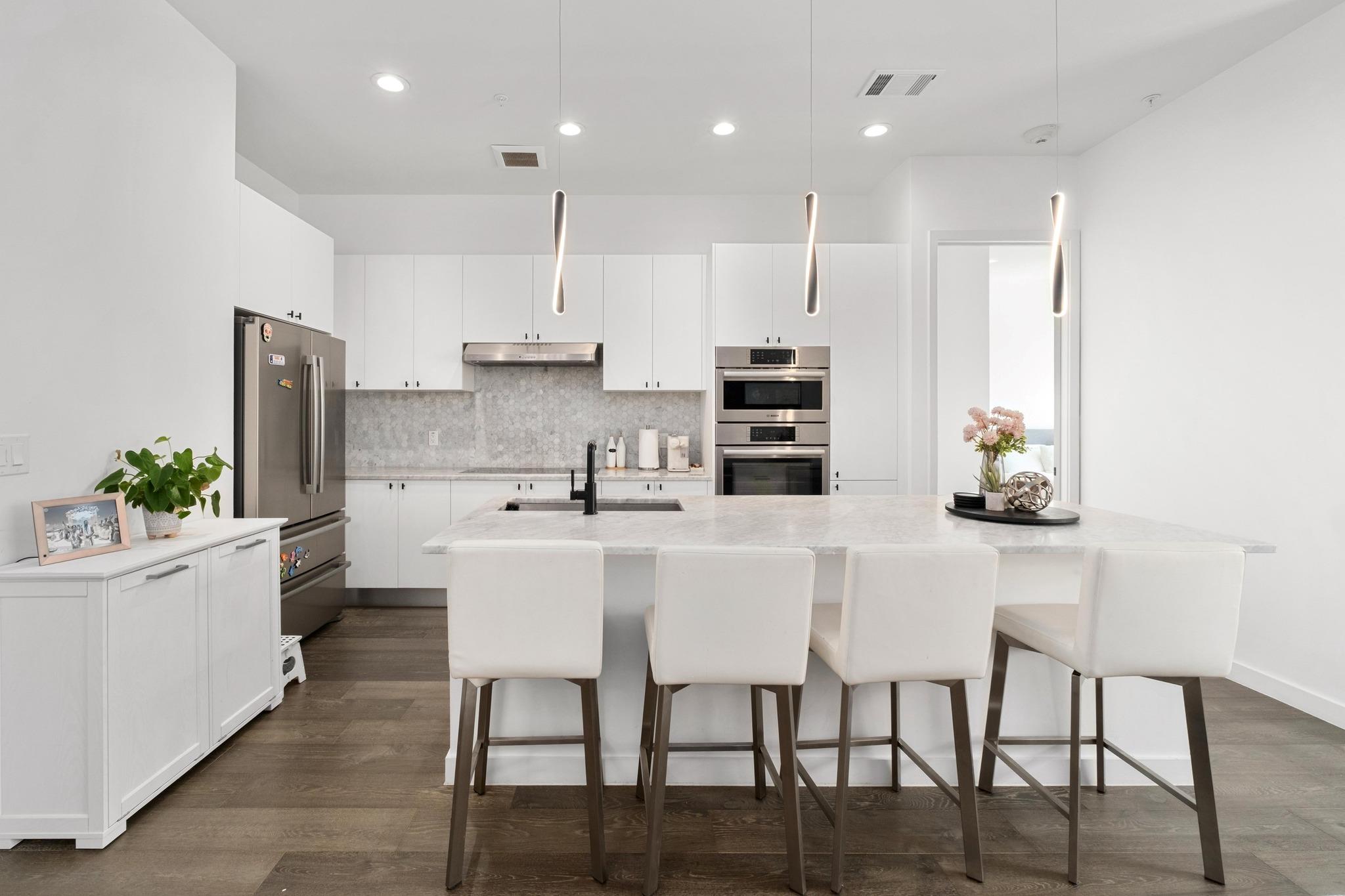 800 Embassy DR # 609