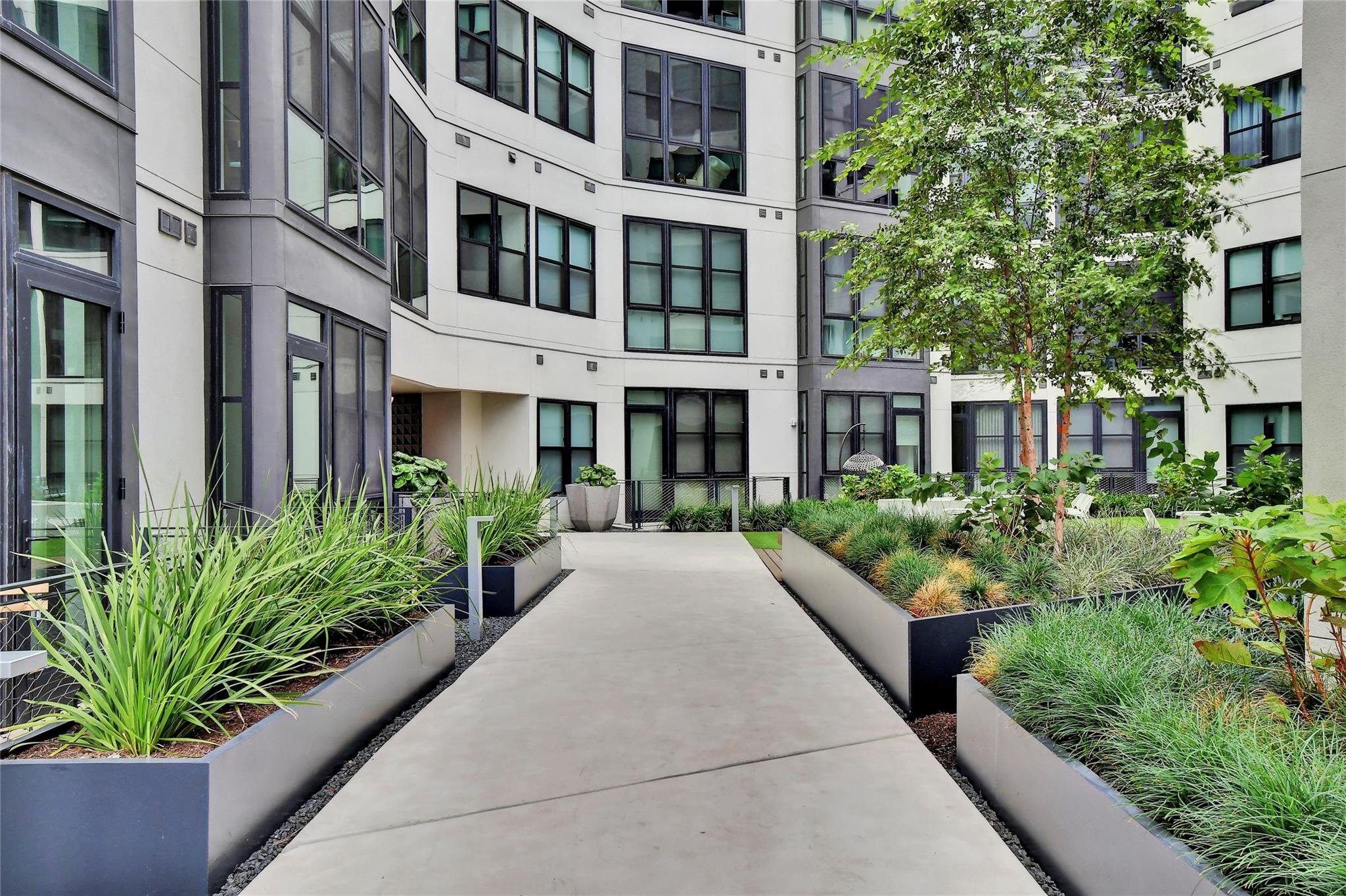 800 Embassy DR # 609