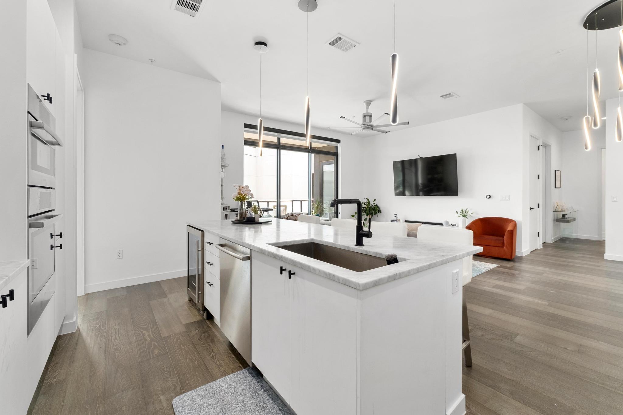 800 Embassy DR # 609