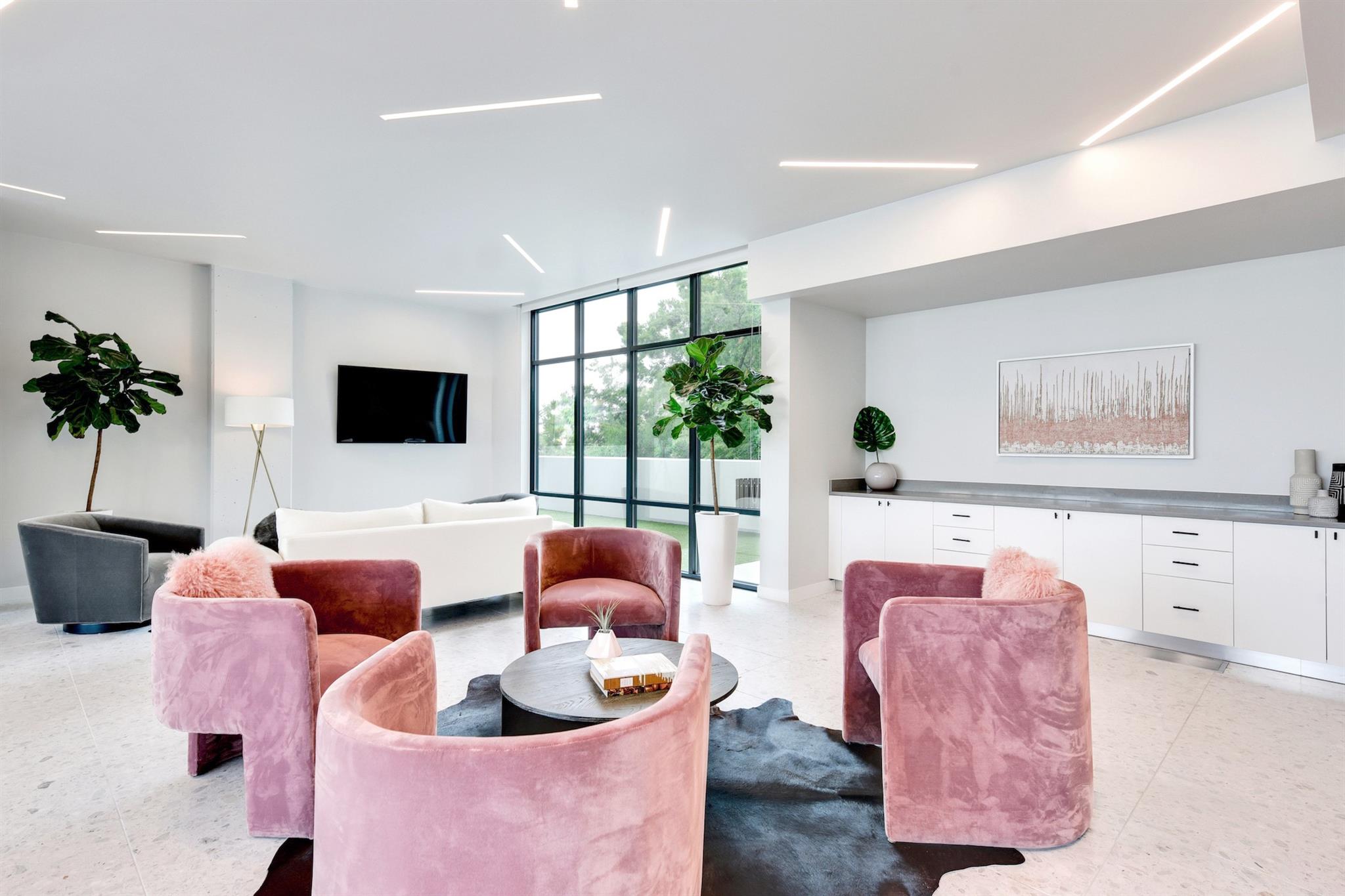 800 Embassy DR # 609