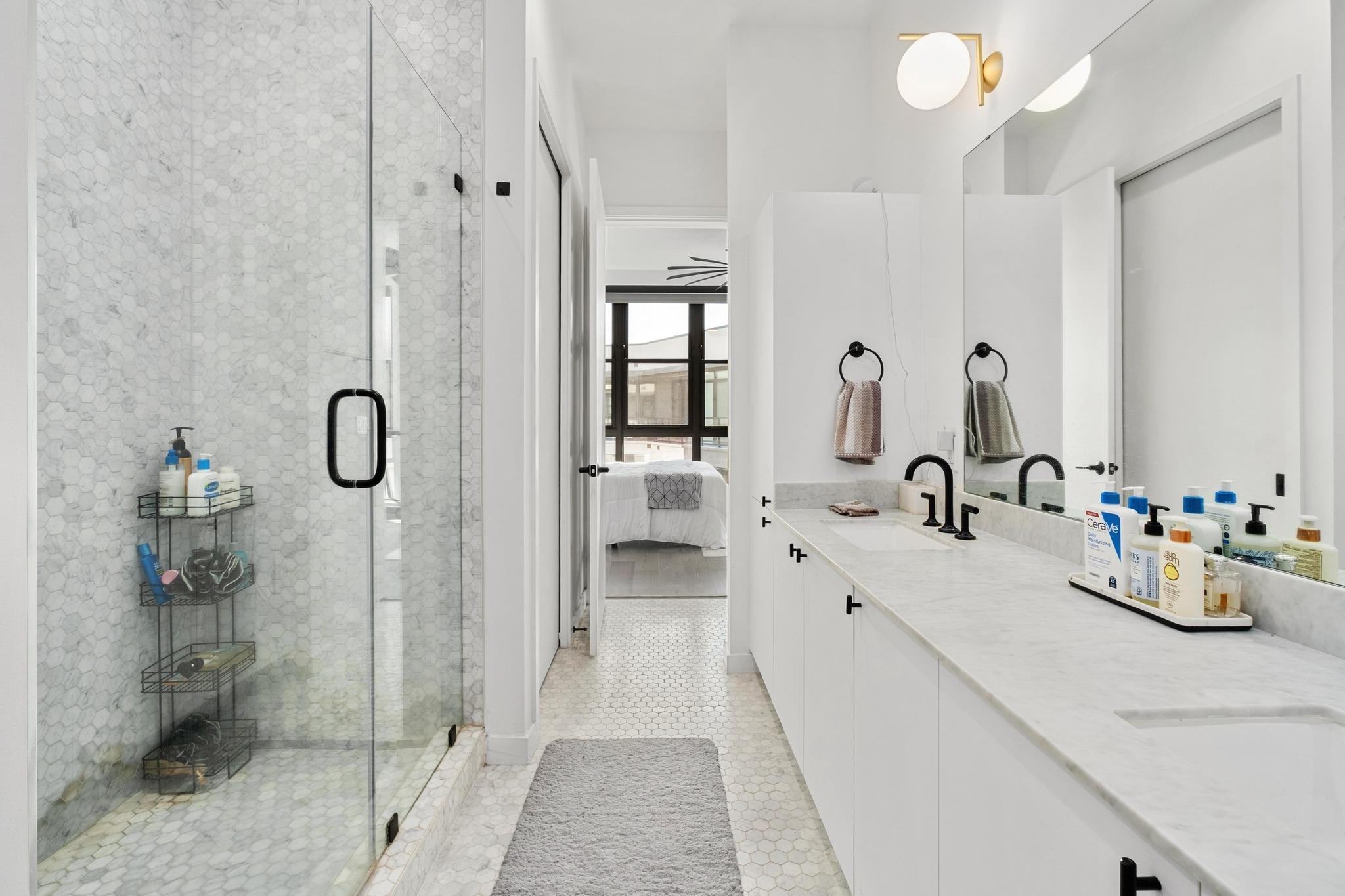 800 Embassy DR # 609