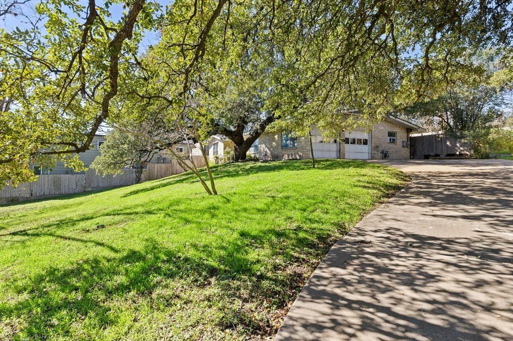 601 Sandringham CIR