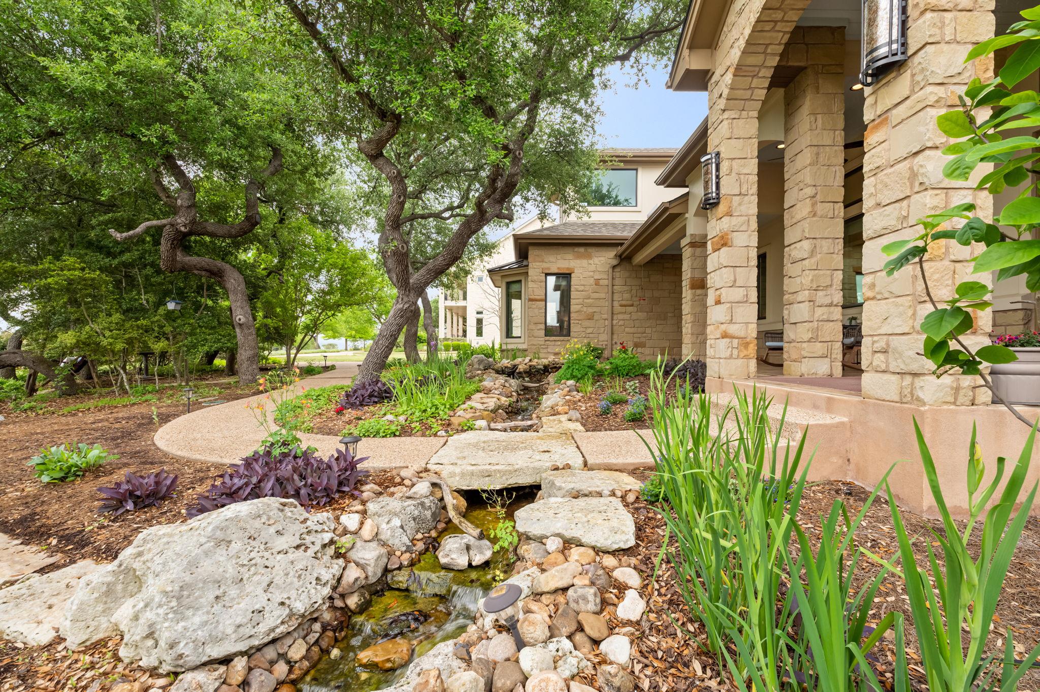 8815 Blazyk DR