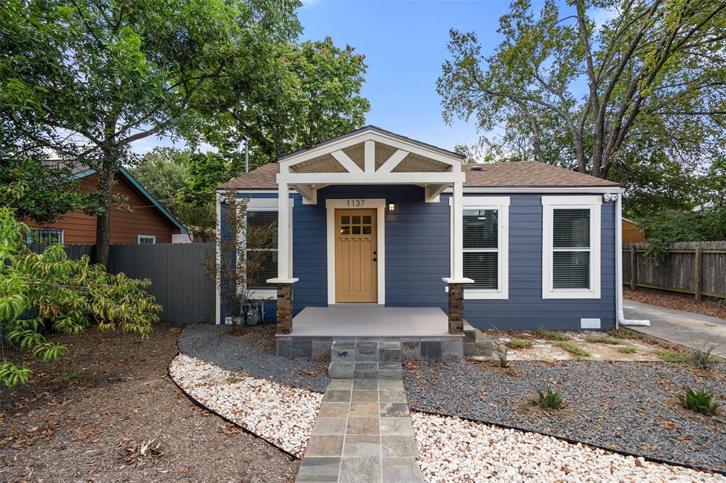 1137 Nickols Ave