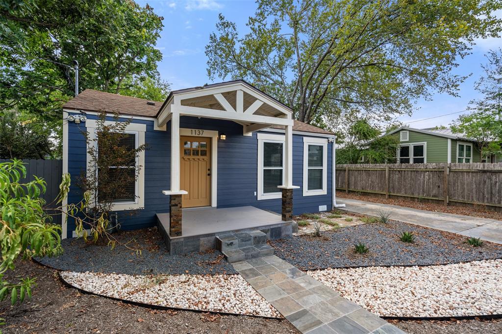 1137 Nickols Ave