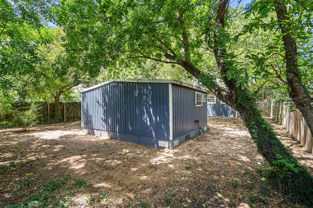 1137 Nickols Ave