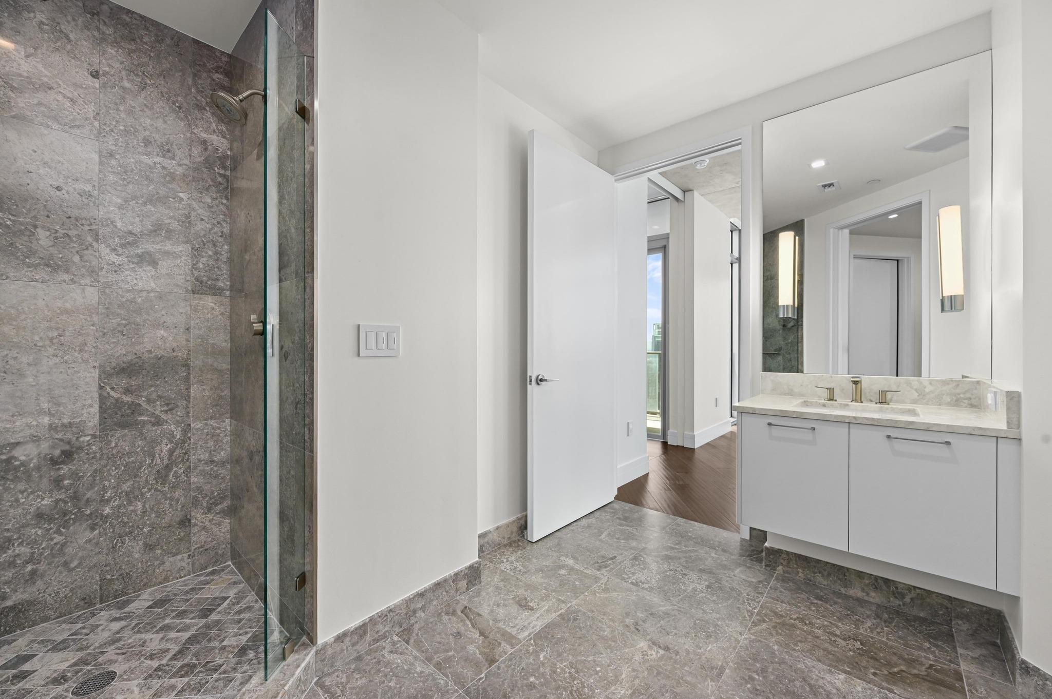501 West Ave # 3201