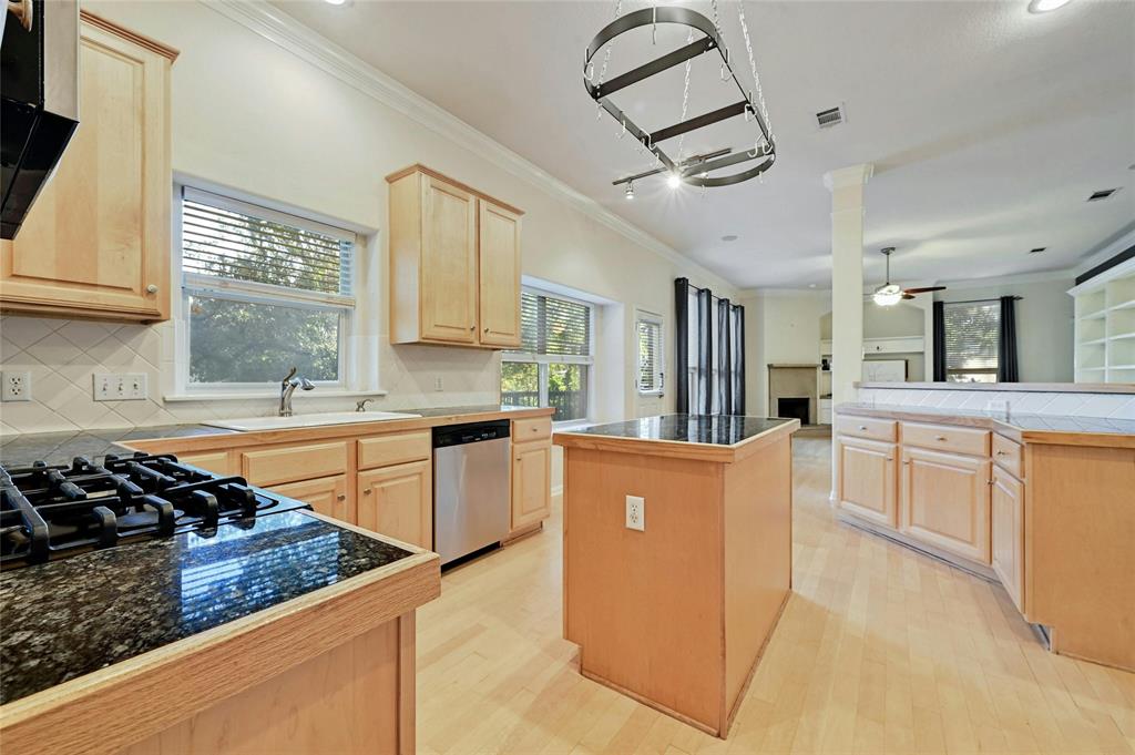 505 Westbrook DR