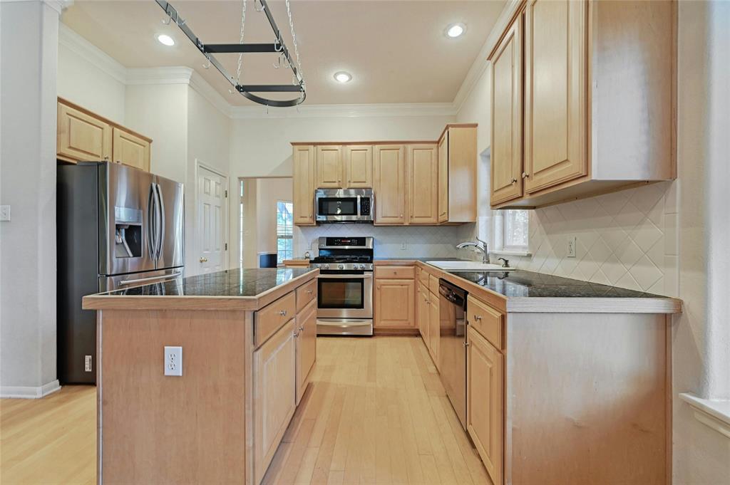 505 Westbrook DR