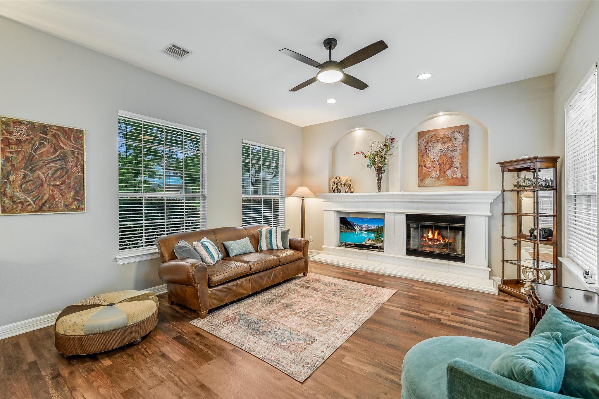 3816 Gaines CT
