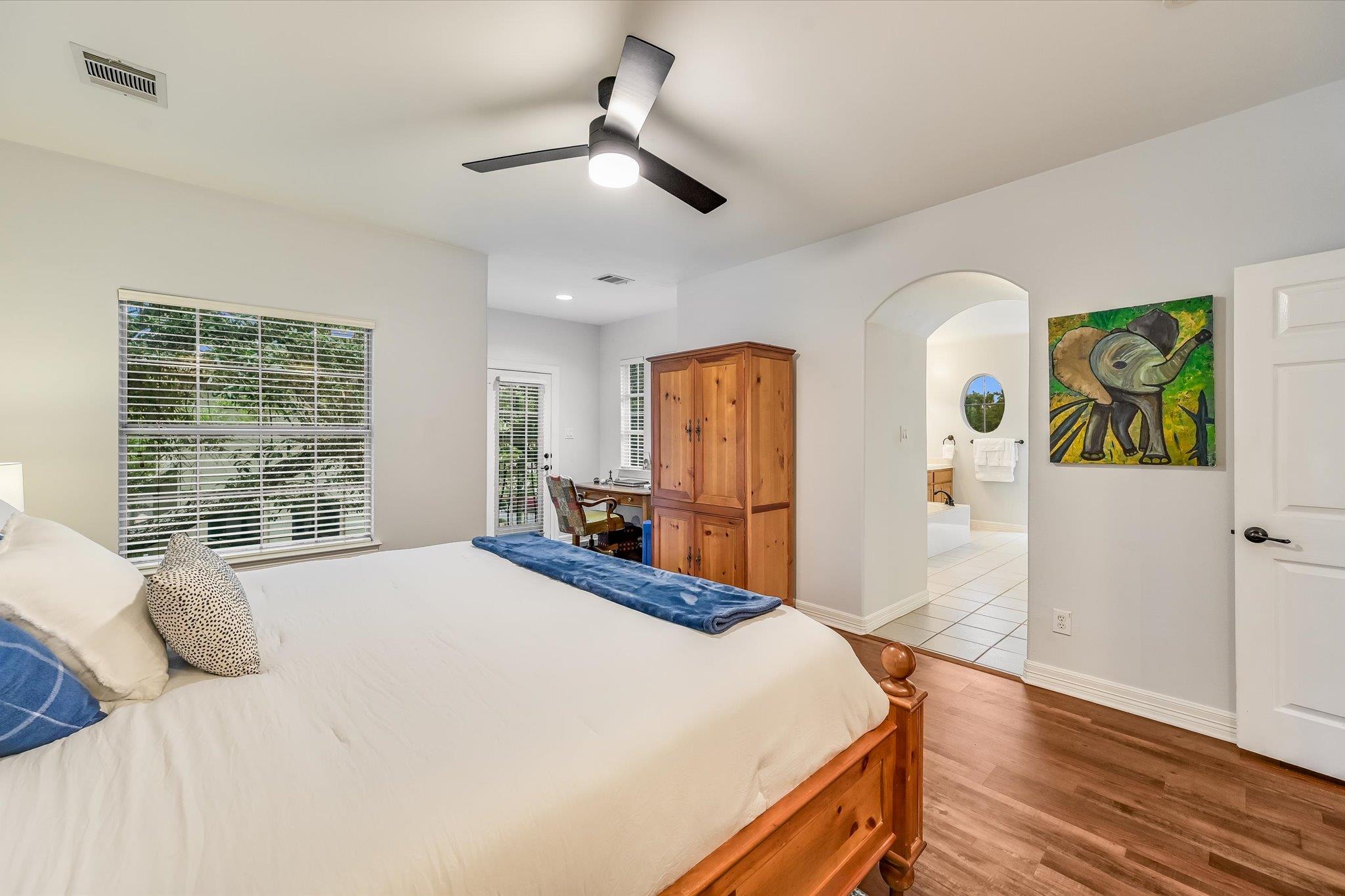 3816 Gaines CT