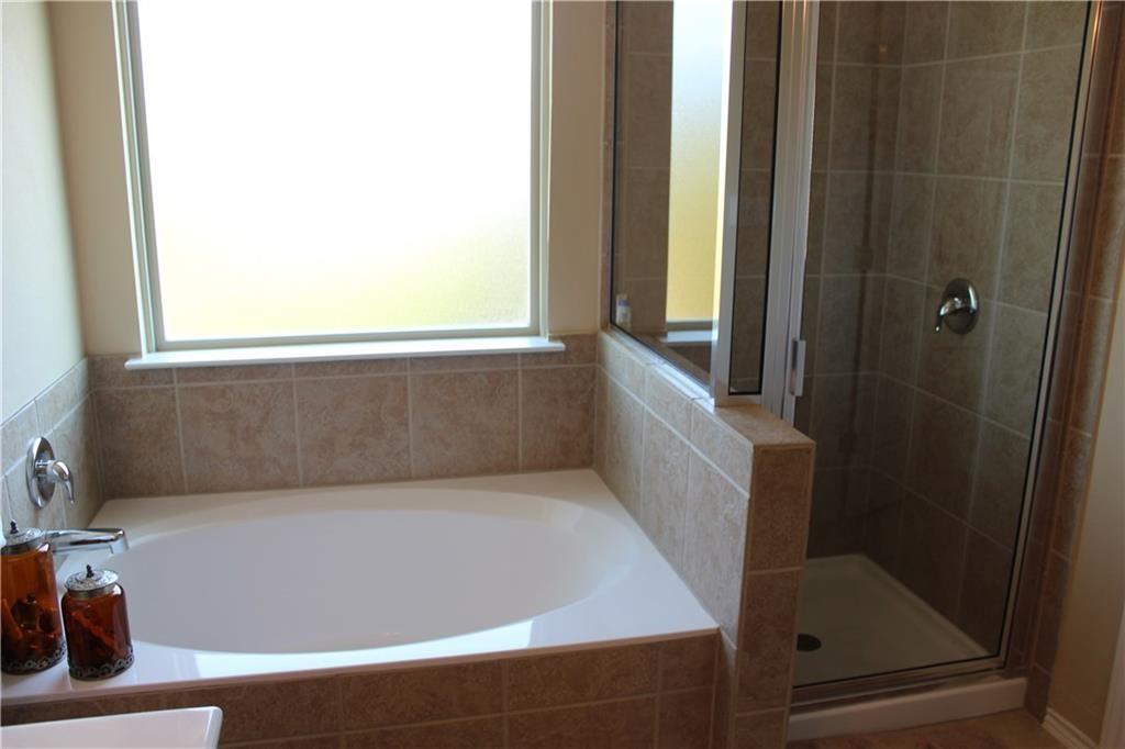 9317 Bentley Garner LN