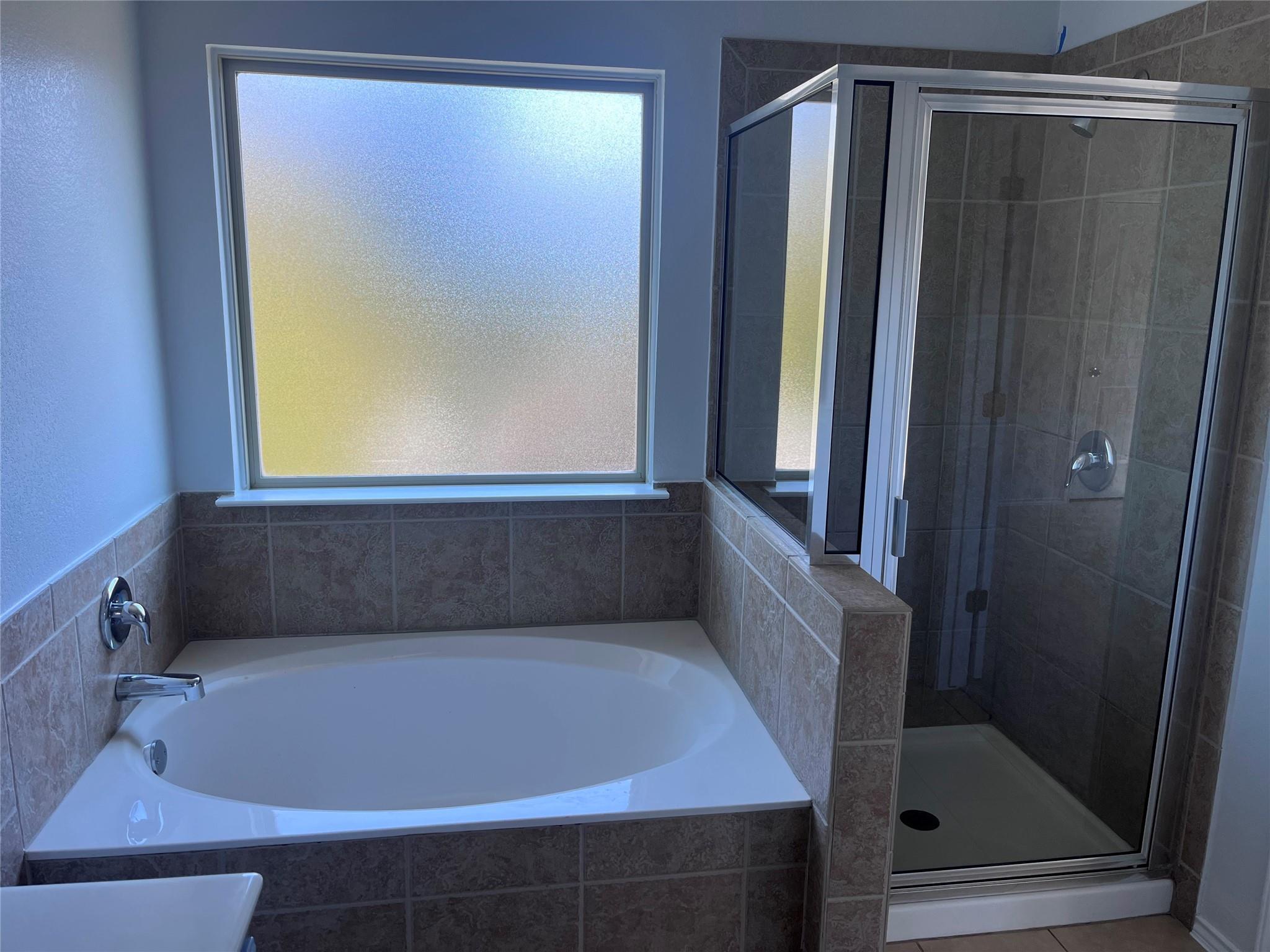 9317 Bentley Garner LN