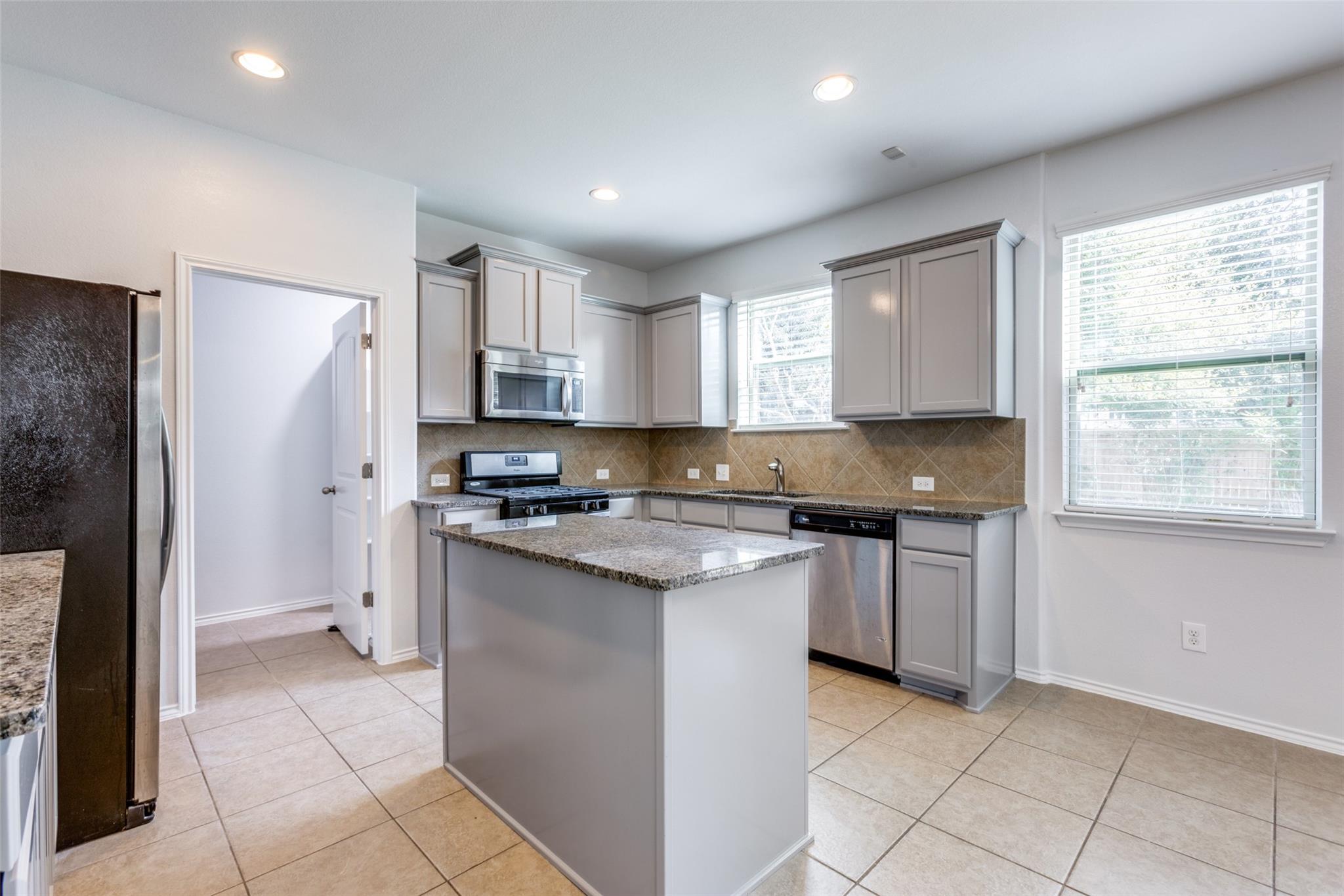 9317 Bentley Garner LN