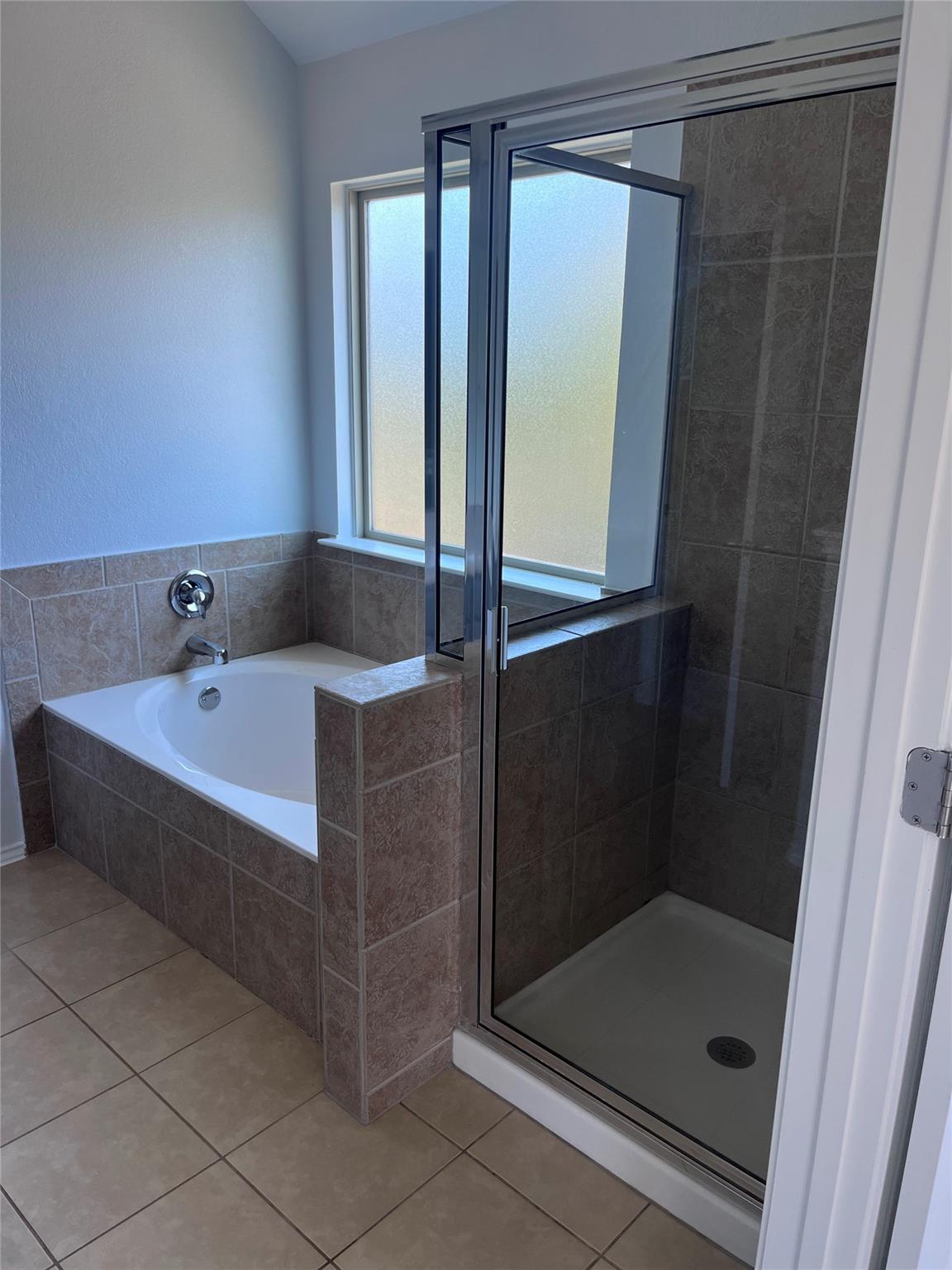 9317 Bentley Garner LN