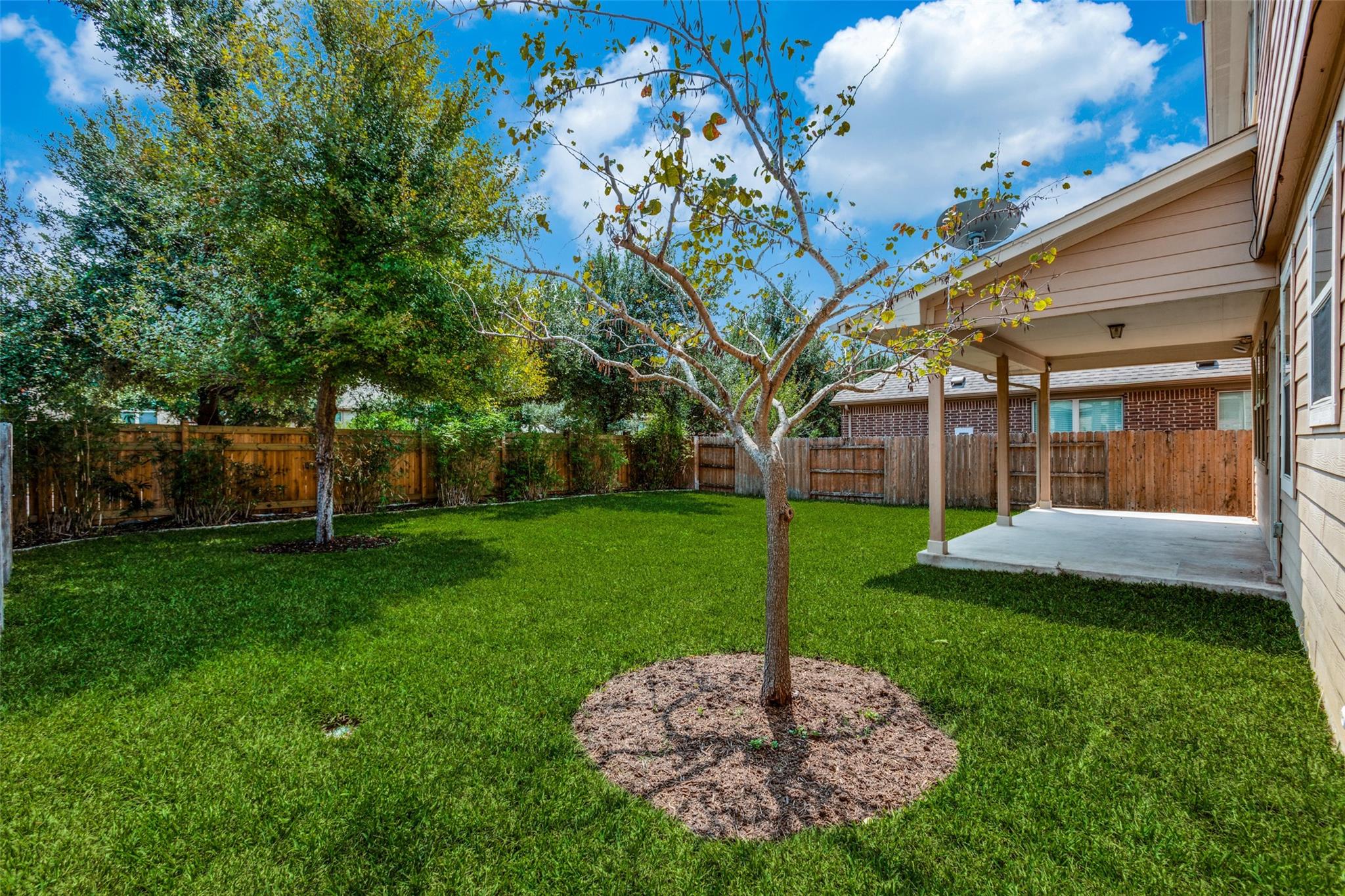 9317 Bentley Garner LN