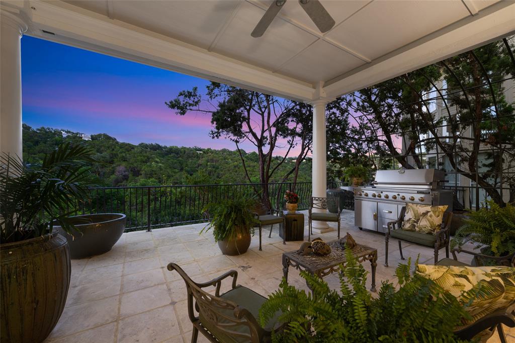 7122 Las Ventanas DR