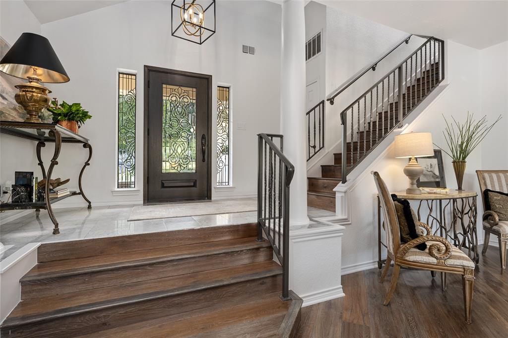 7122 Las Ventanas DR