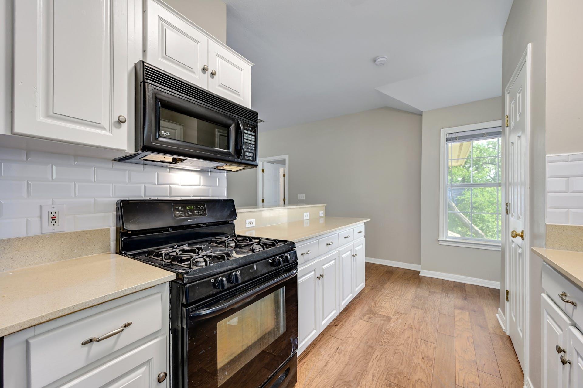 1809 W 39th ST Unit: A/B