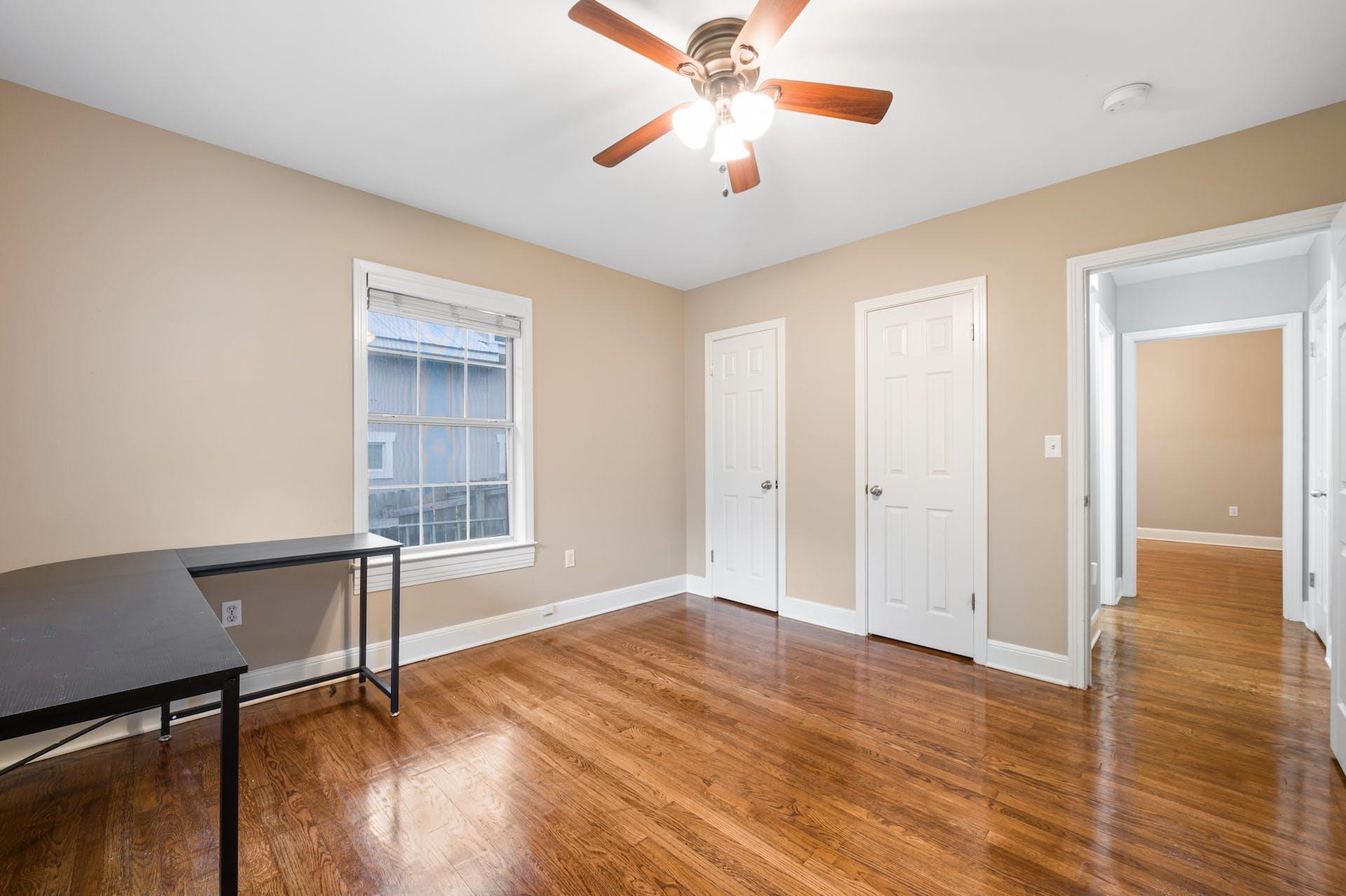 1809 W 39th ST Unit: A/B