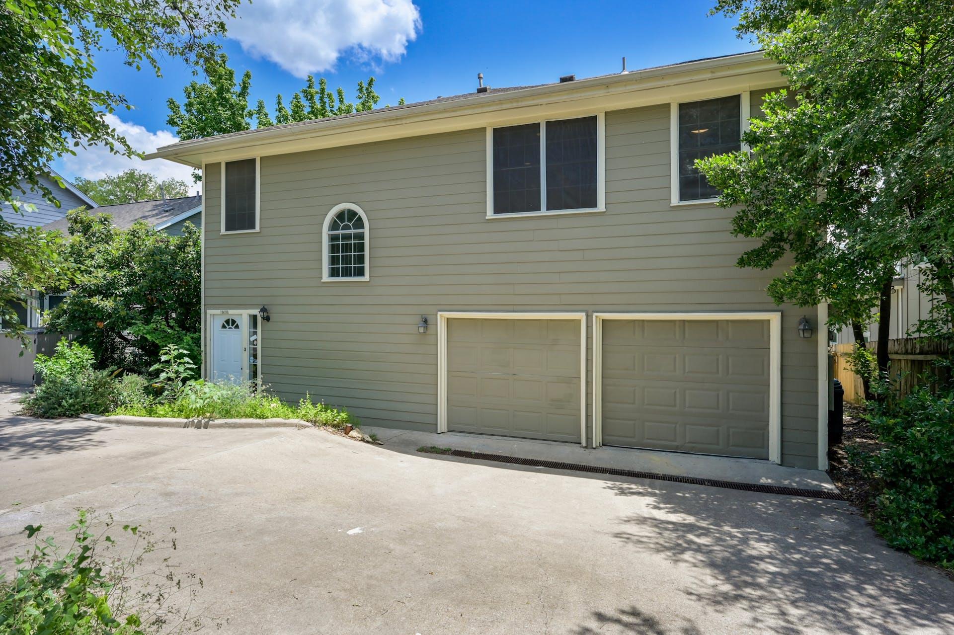 1809 W 39th ST Unit: A/B