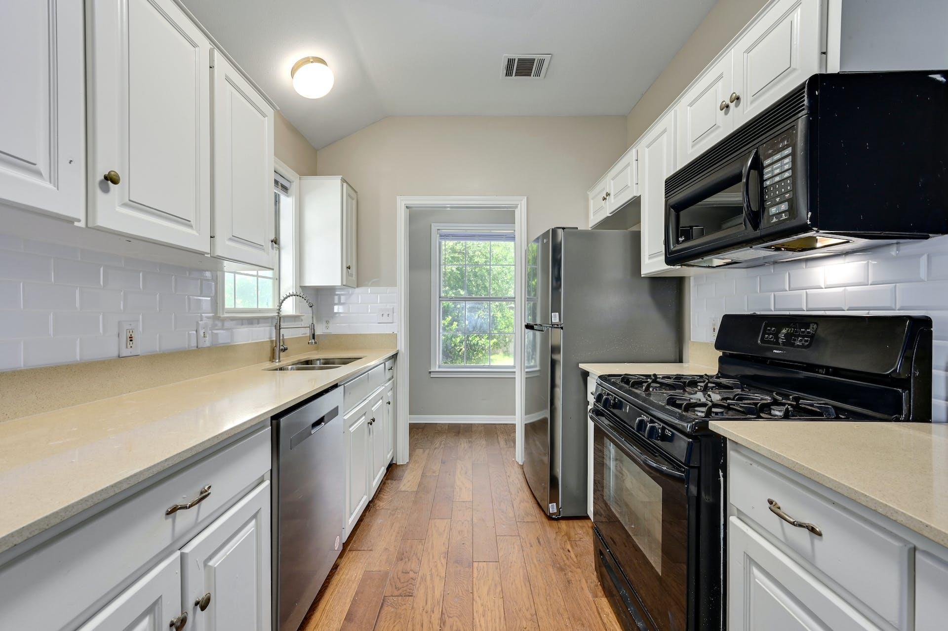 1809 W 39th ST Unit: A/B
