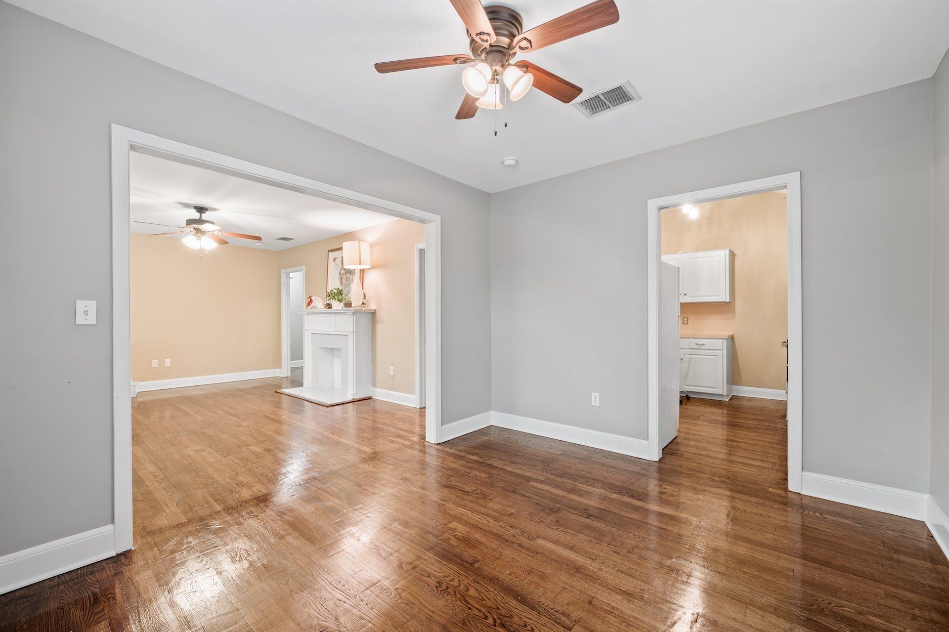 1809 W 39th ST Unit: A/B