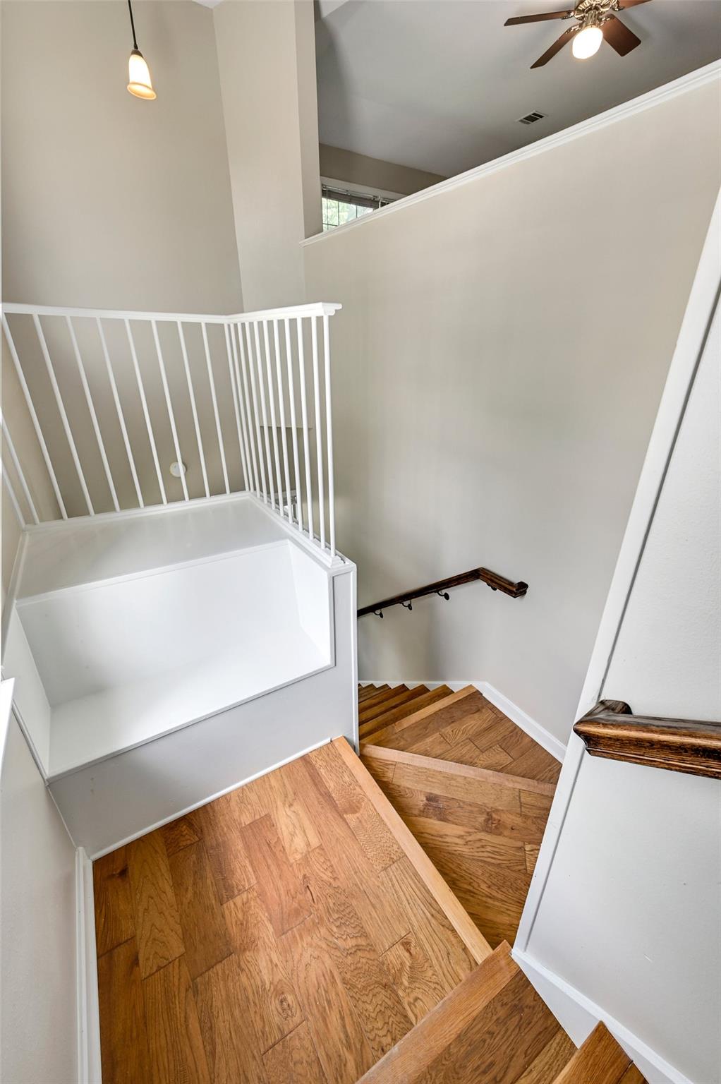 1809 W 39th ST Unit: A/B