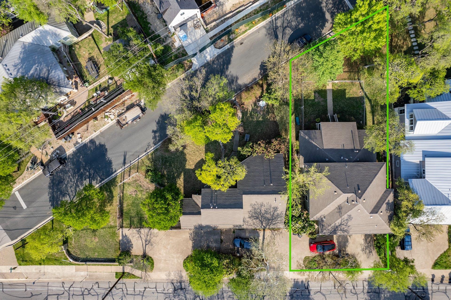 1809 W 39th ST Unit: A/B
