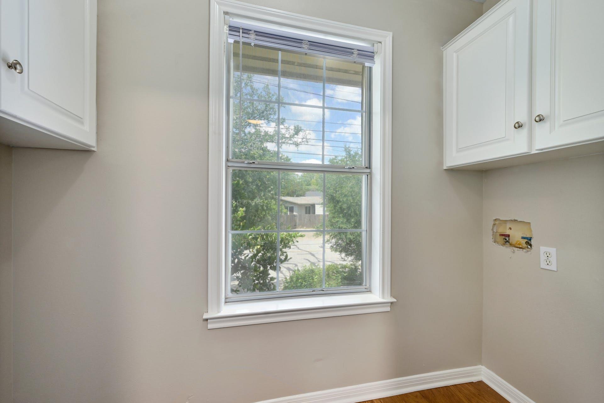 1809 W 39th ST Unit: A/B