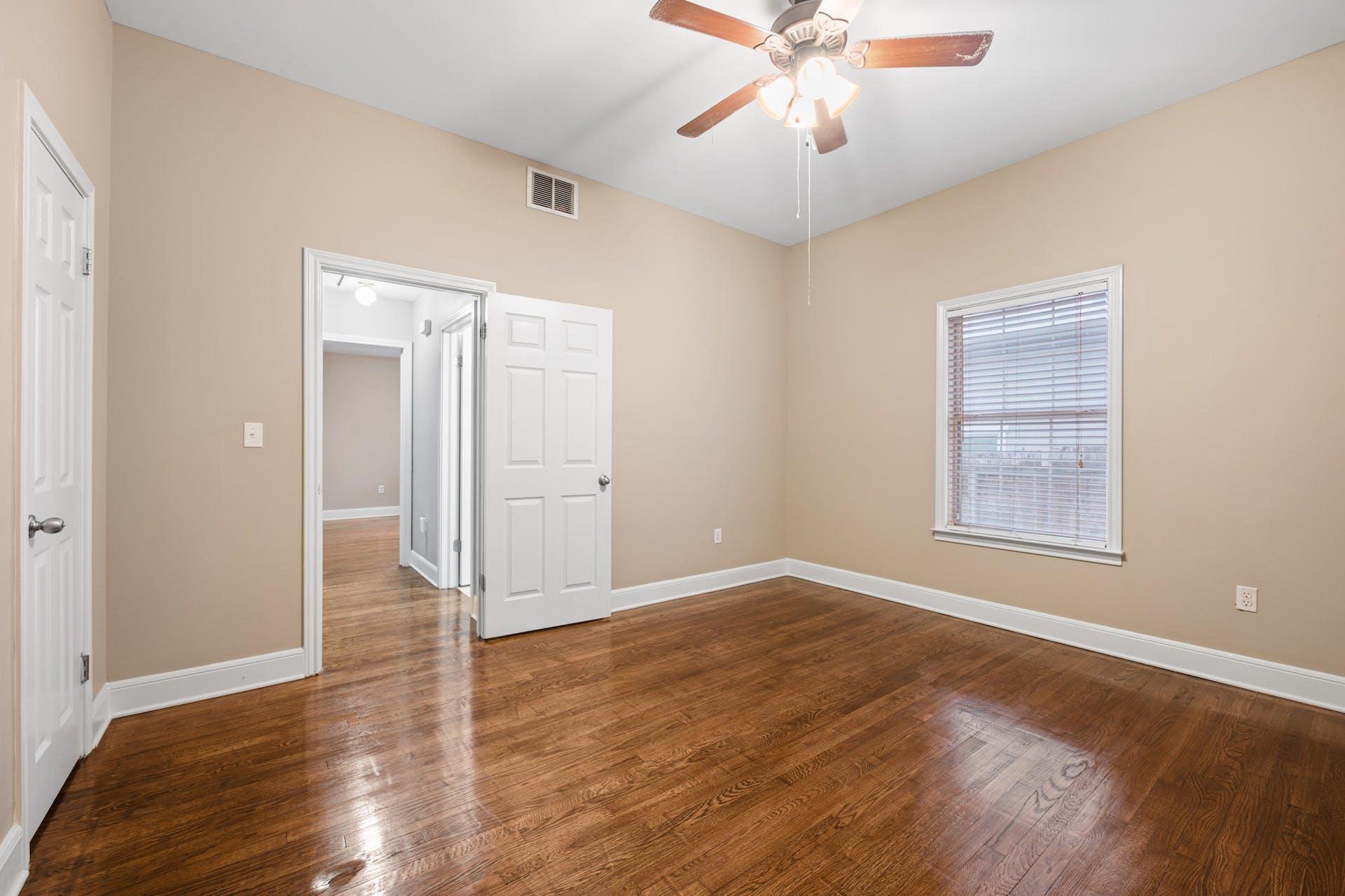 1809 W 39th ST Unit: A/B
