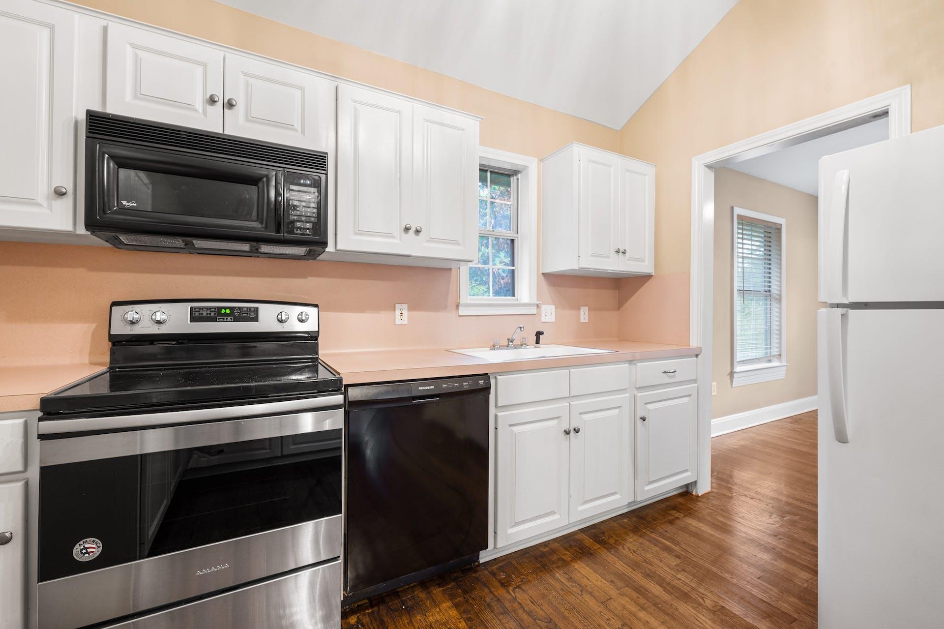 1809 W 39th ST Unit: A/B