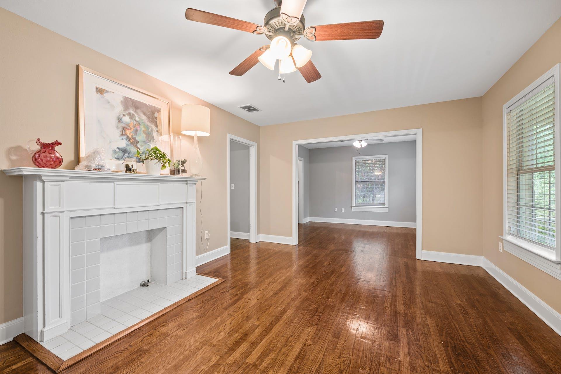 1809 W 39th ST Unit: A/B