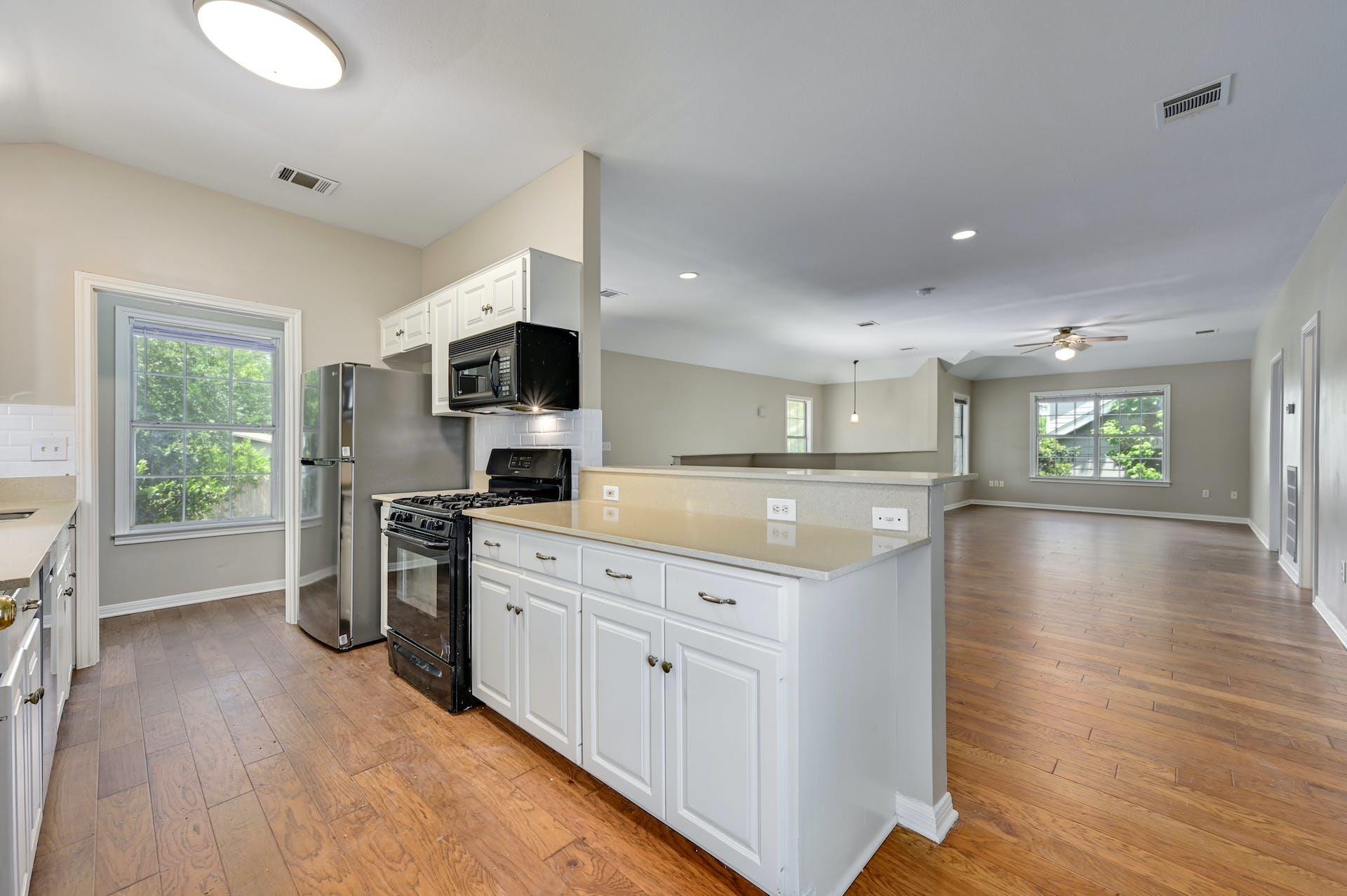 1809 W 39th ST Unit: A/B