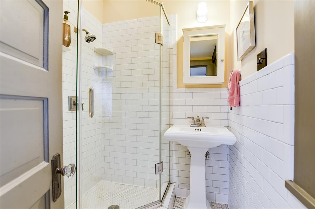 3110 Harris Park Ave