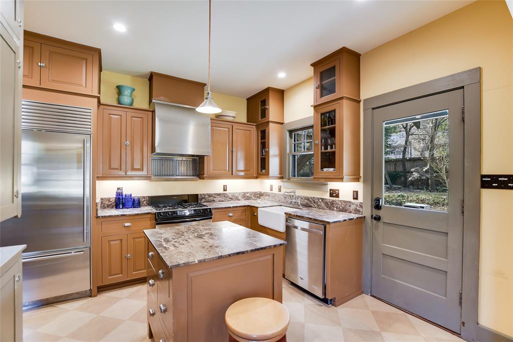 3110 Harris Park Ave