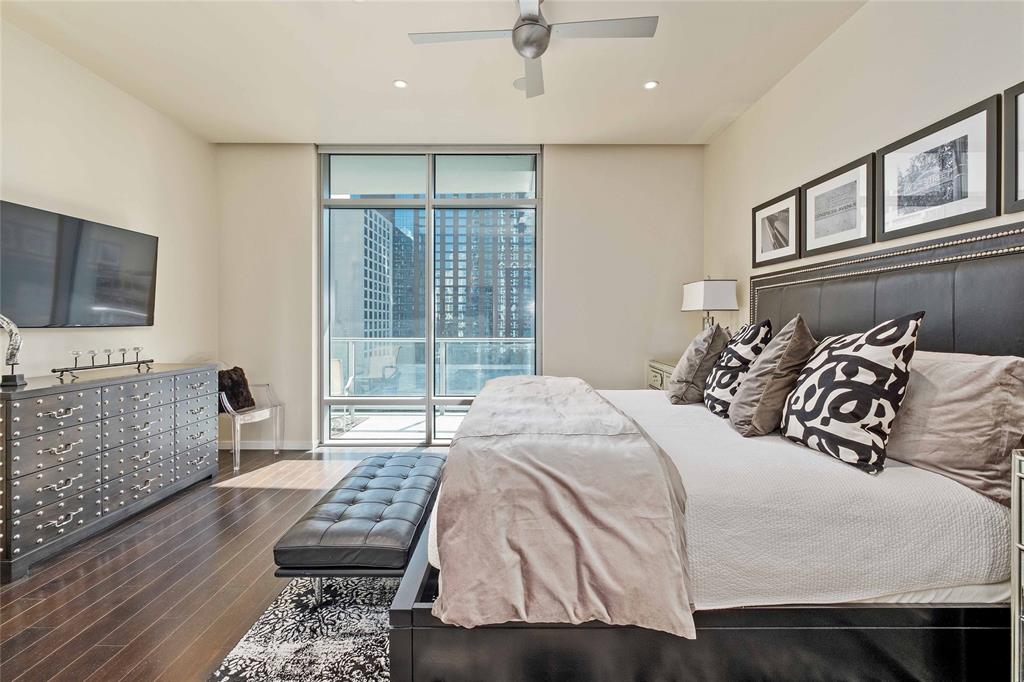 200 Congress Ave # 15B
