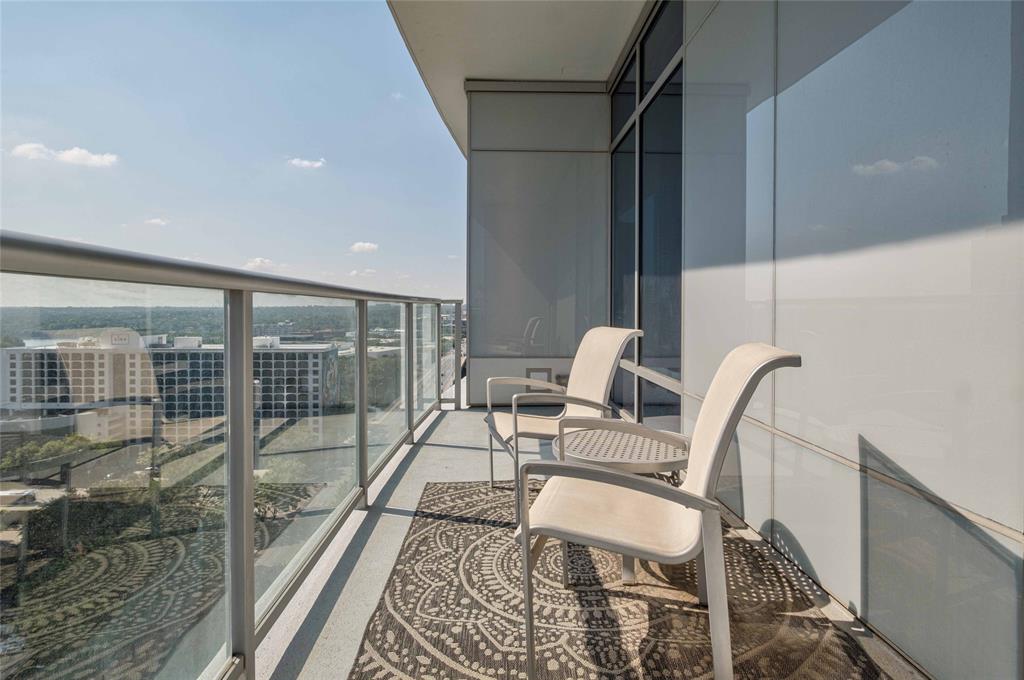 200 Congress Ave # 15B