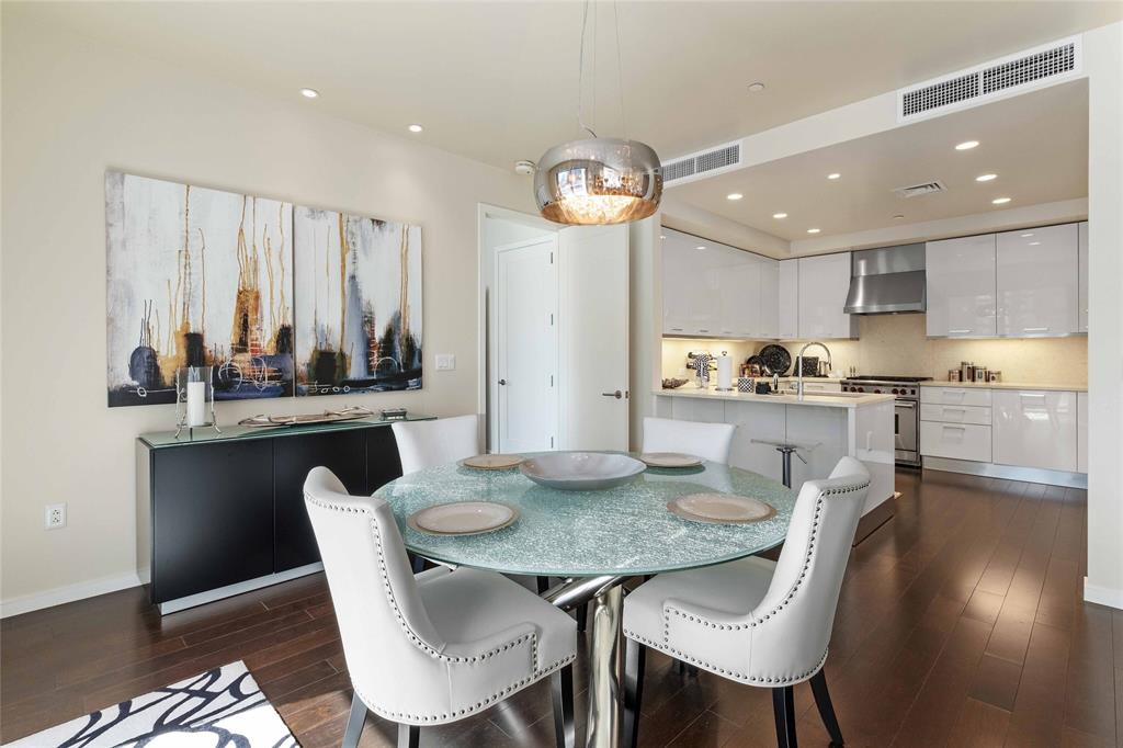 200 Congress Ave # 15B