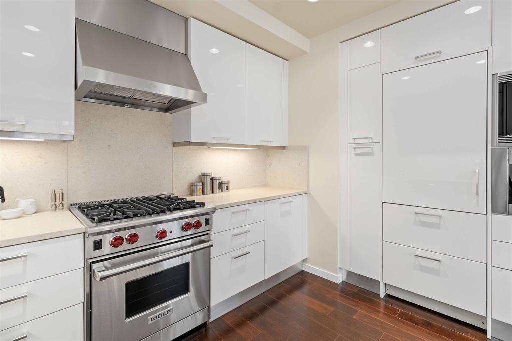 200 Congress Ave # 15B