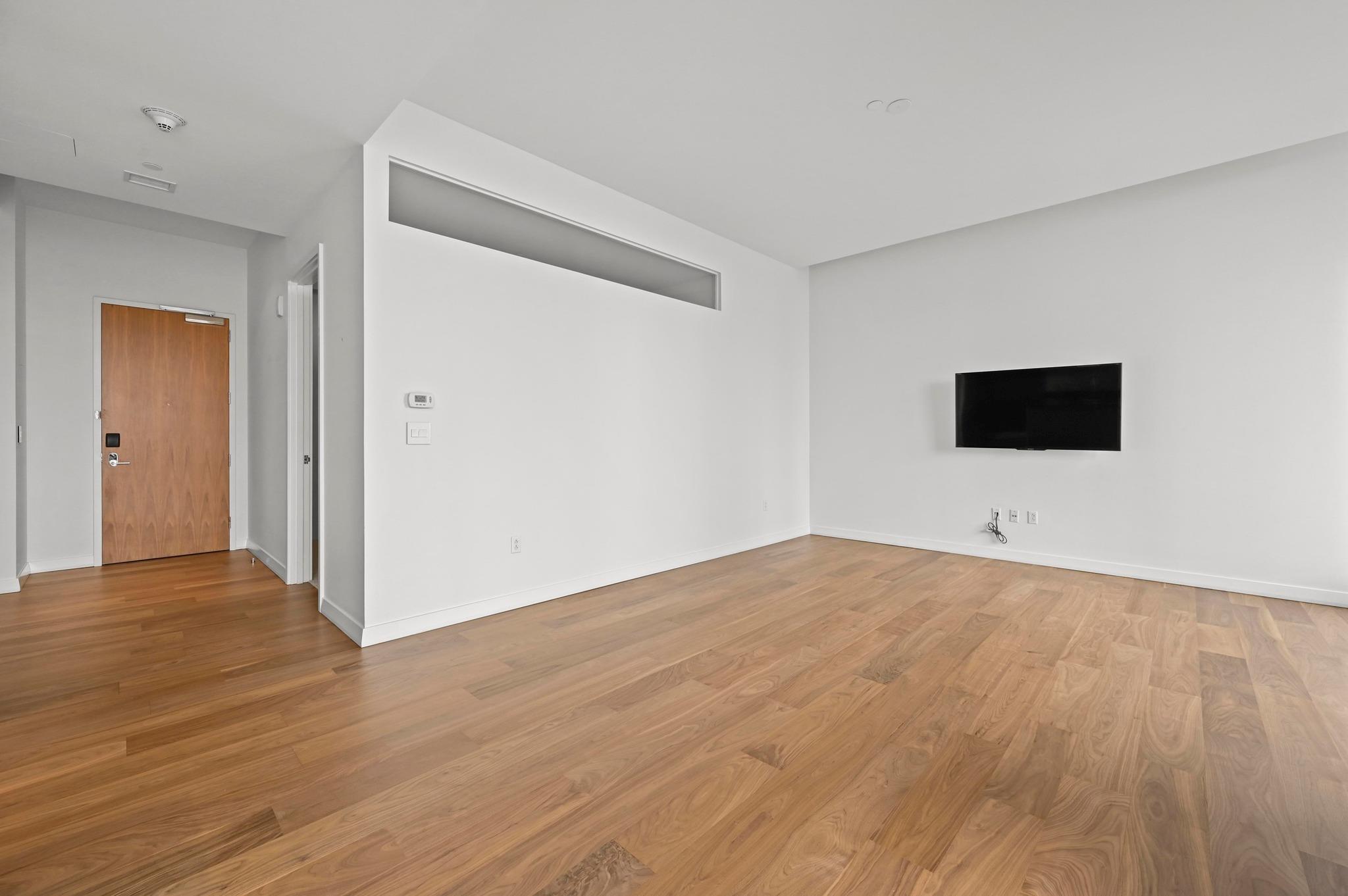 210 Lavaca ST # 2011
