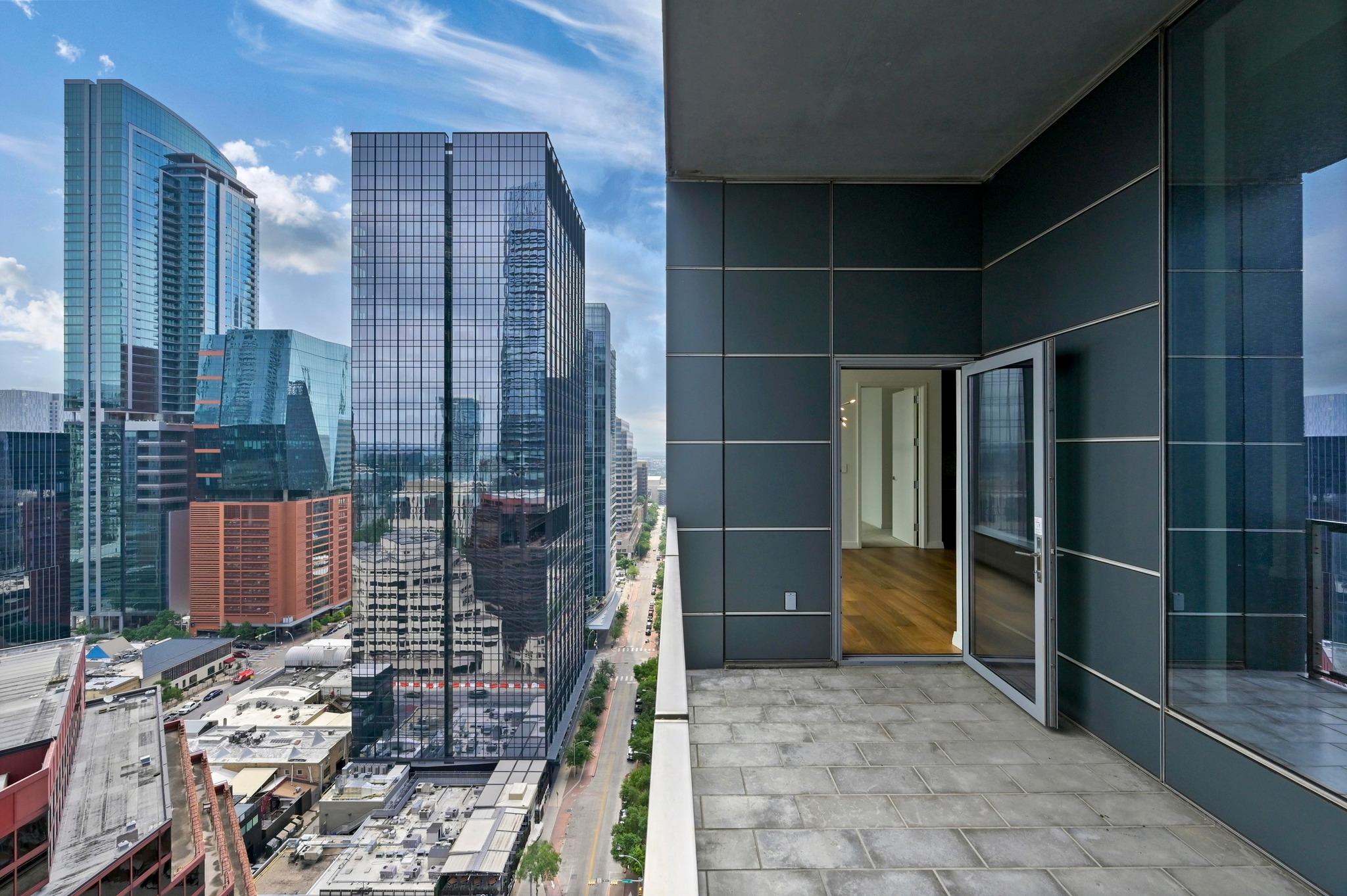 210 Lavaca ST # 2011