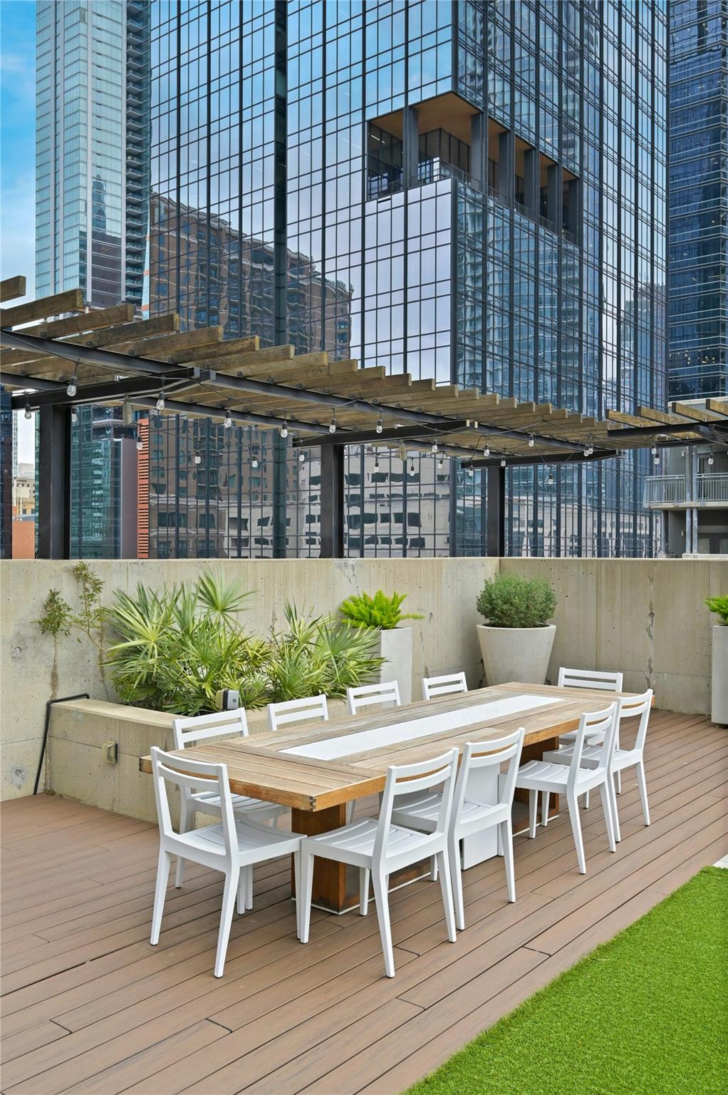 210 Lavaca ST # 2011