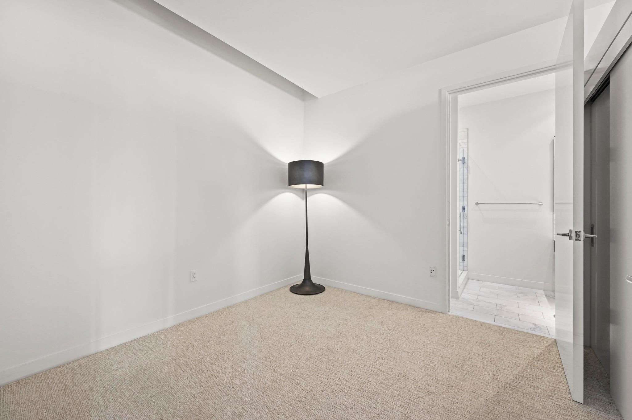 210 Lavaca ST # 2011
