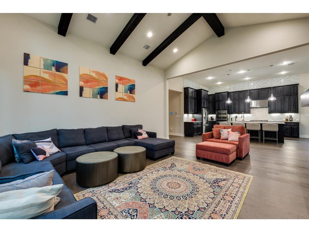 4610 Flameleaf Sumac DR