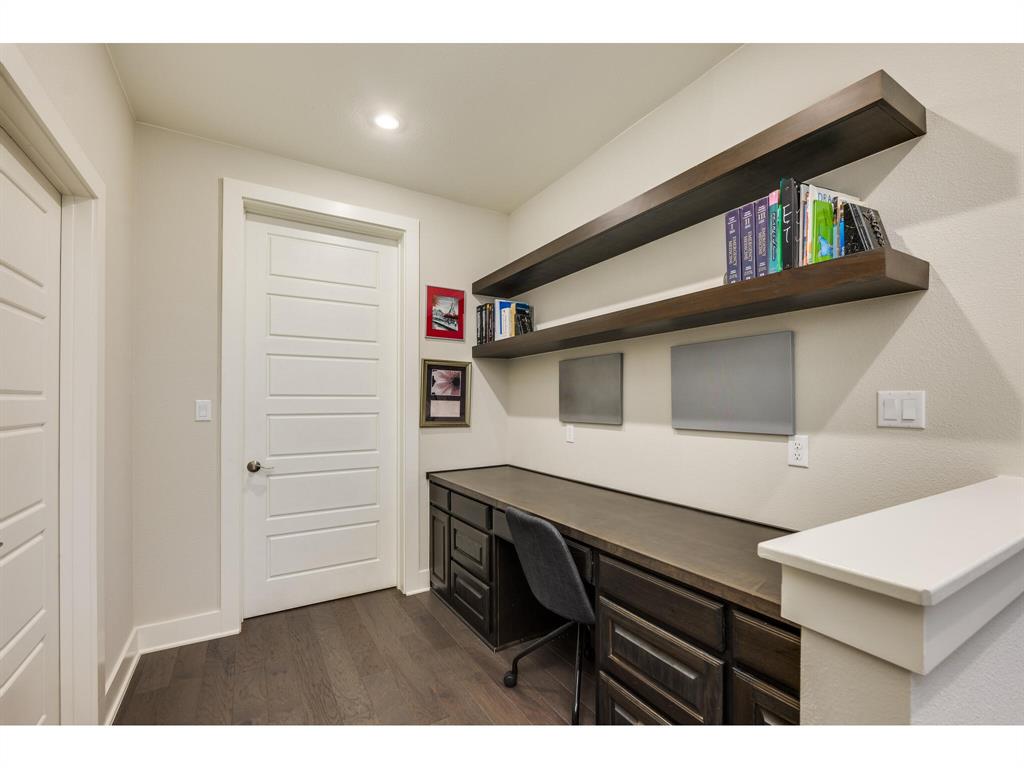 4610 Flameleaf Sumac DR